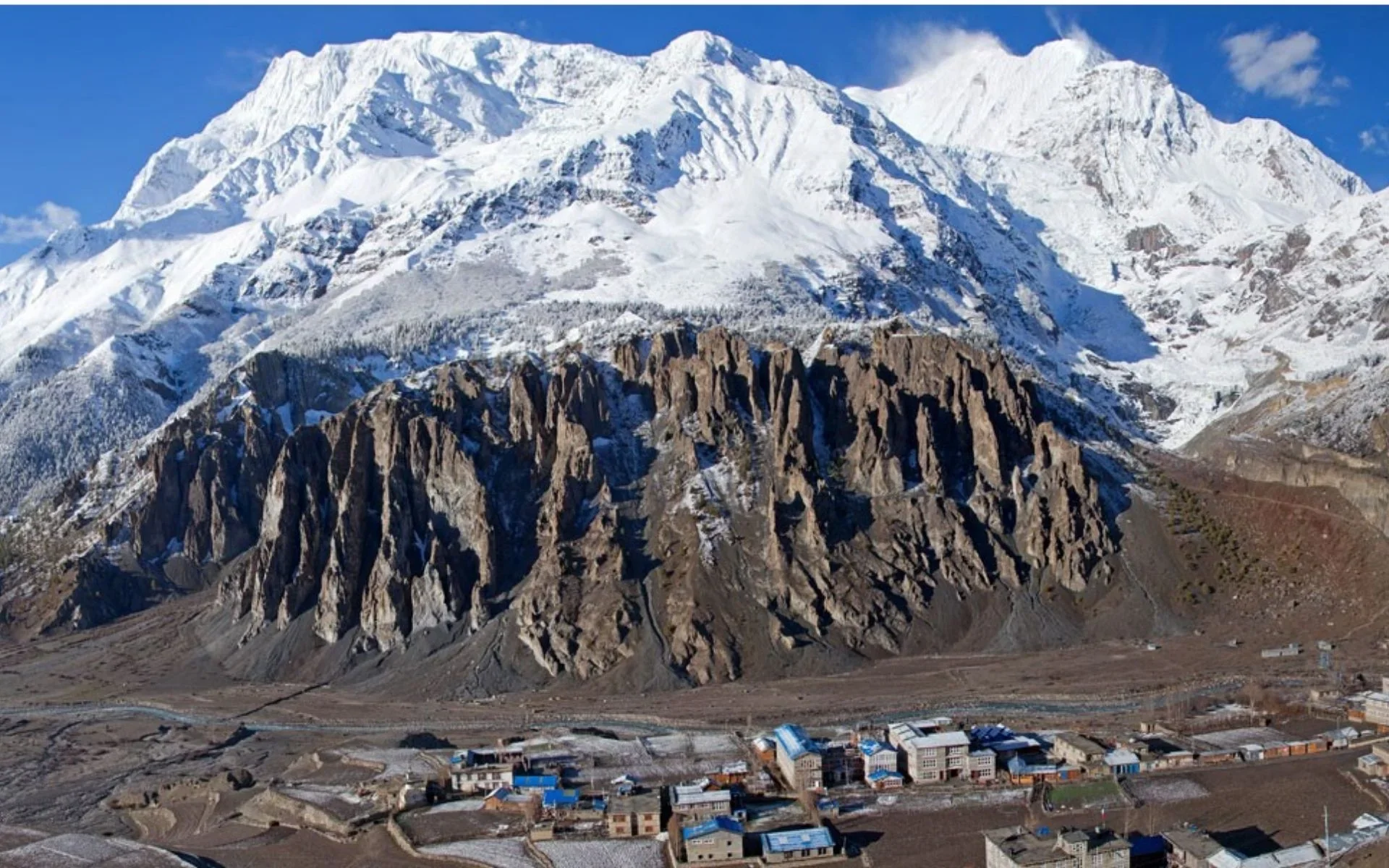 thorong la pass valley