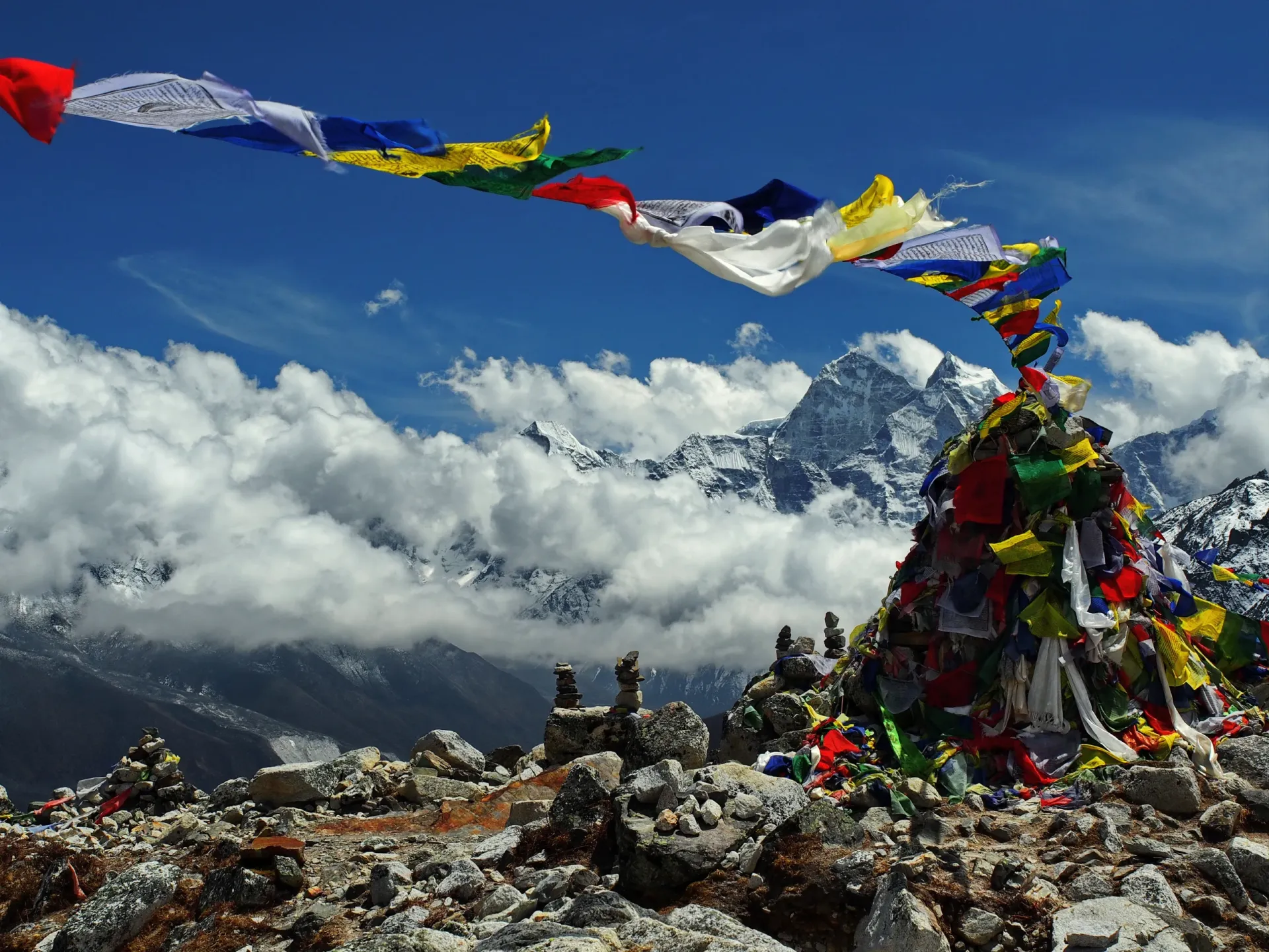 Everest Climbing Season: Best time for the Summit and Hiking