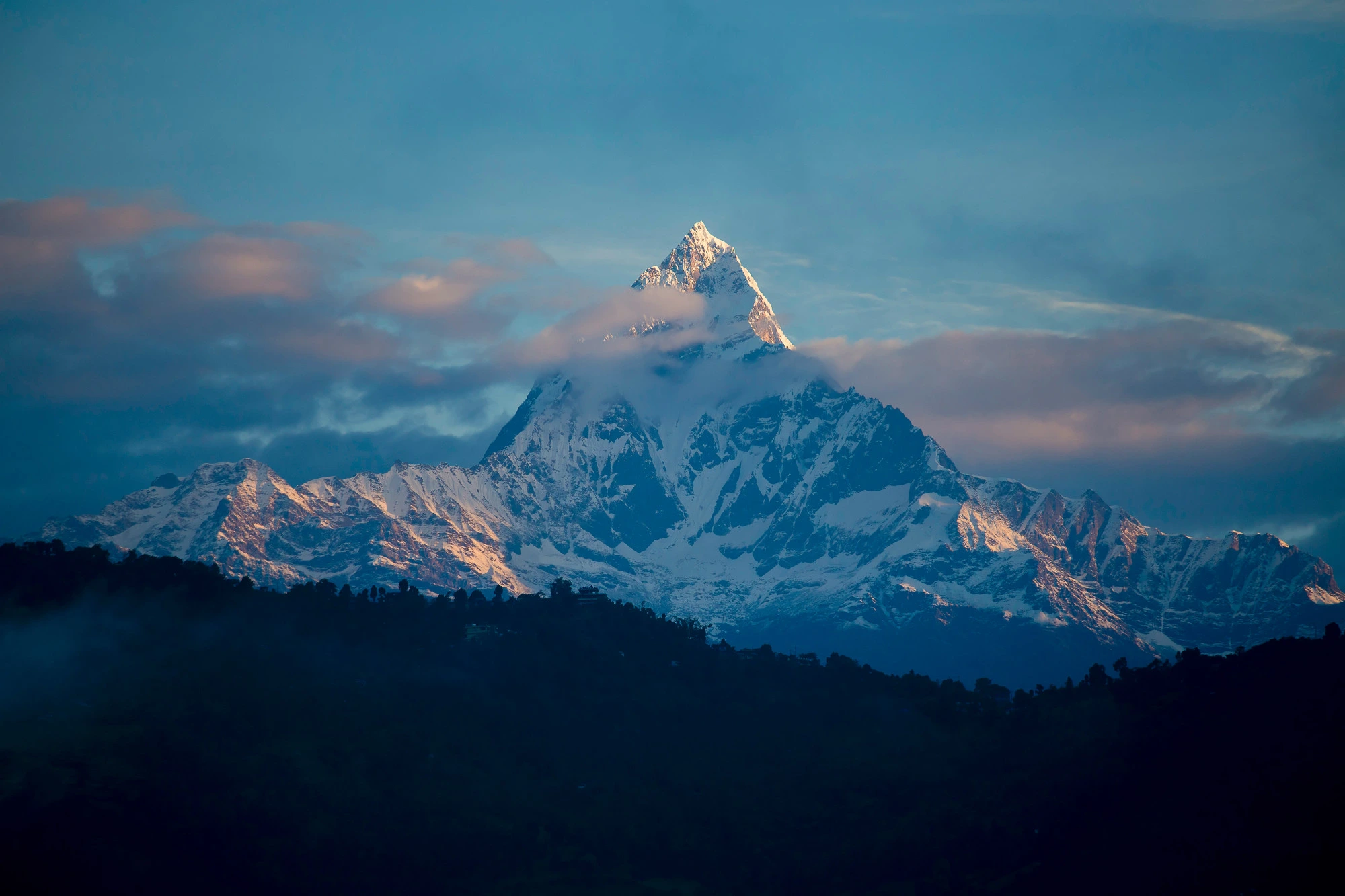 Photo 4: annapurna himalayan mountain range nepal 1789990278926 cosqj1