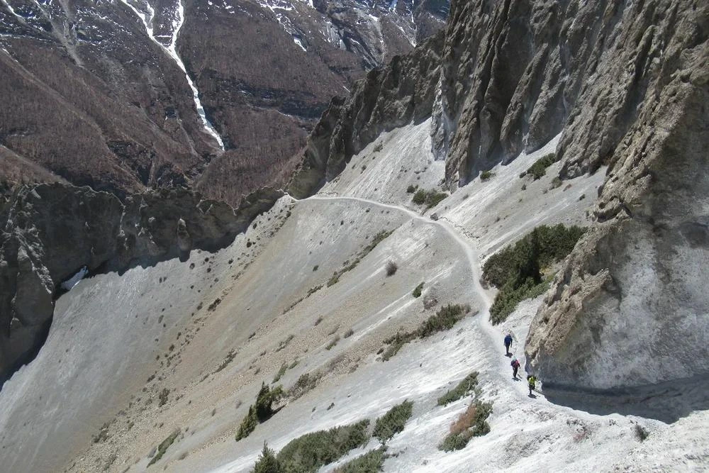 Photo 6: landslide area tilicho lake trek trail 1790057311208 14azpq