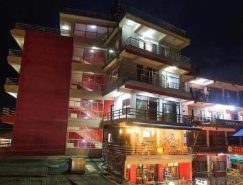 paila hostel lakeside