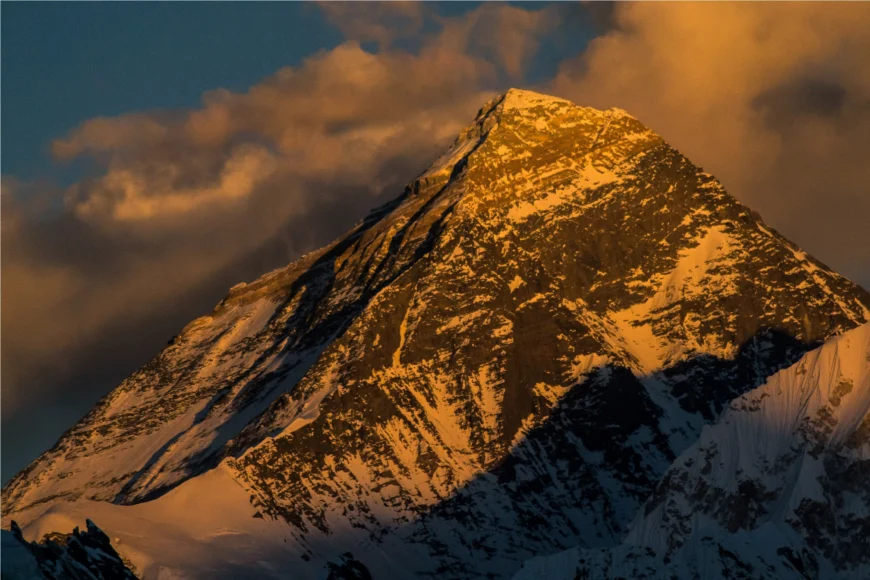 Mount Everest and Earthquake